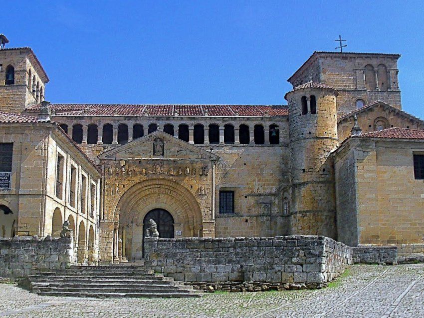 Santillana del Mar   Colegiata de Santa Juliana