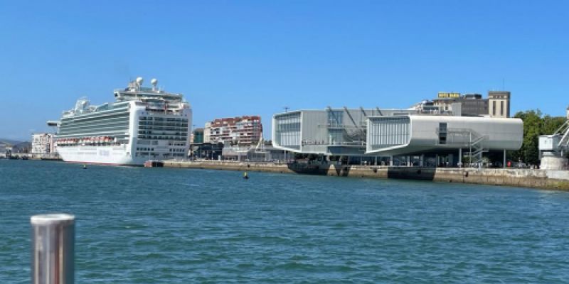 Centro Botín desde la bahía de Santader